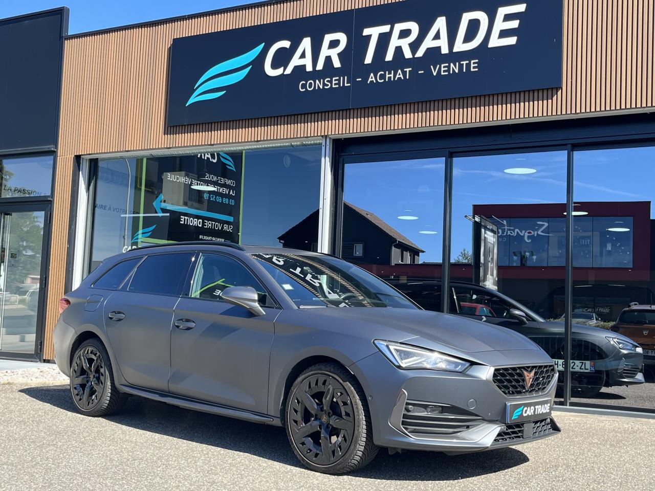 CUPRA Leon Sportstourer 1.4 e-Hybrid - 204CH - BV DSG 6  - TOIT OUVRANT PANO - PEINTURE MATE - SUIVI OK