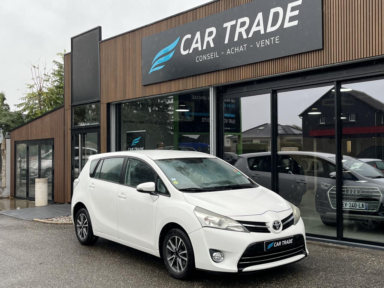 TOYOTA VERSO