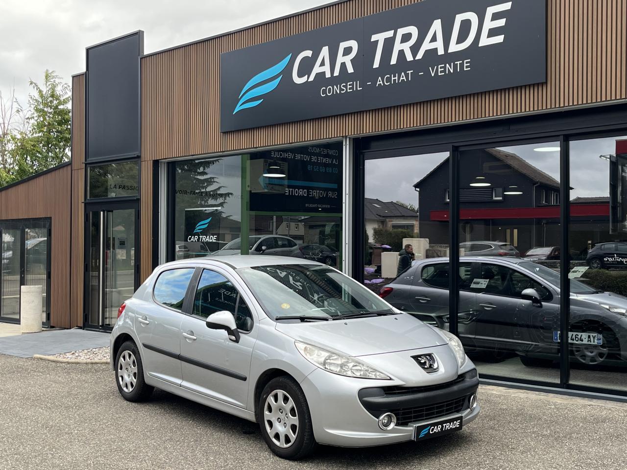 PEUGEOT 207 1.6 HDi 16V - 90ch BERLINE Style