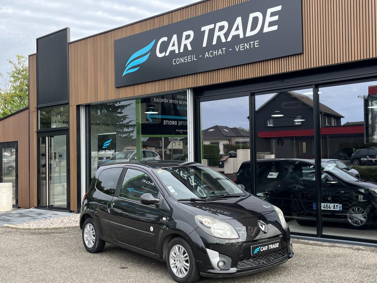 RENAULT TWINGO 1.2i 16V LEV - 75 ch - édition XI de France - clim - suivi