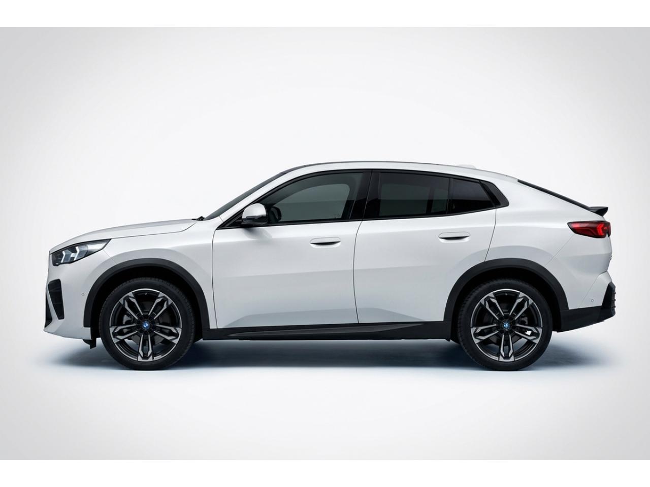 BMW IX2