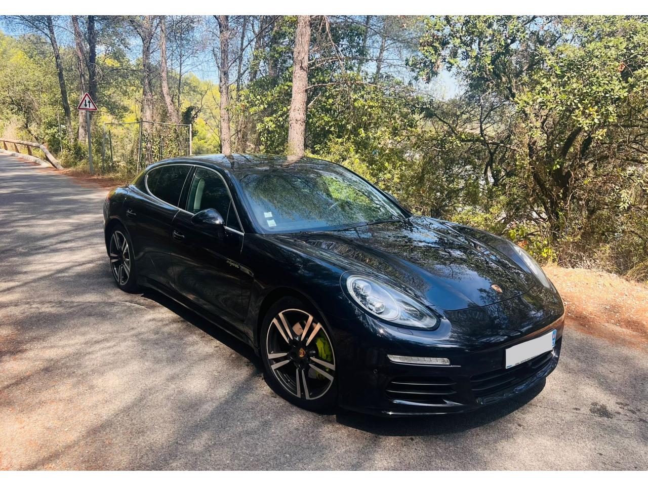 PORSCHE PANAMERA