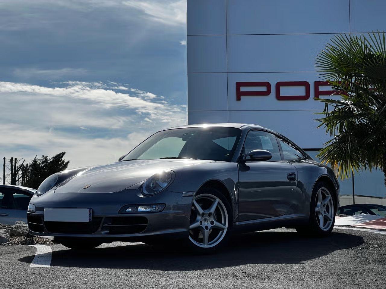PORSCHE 911