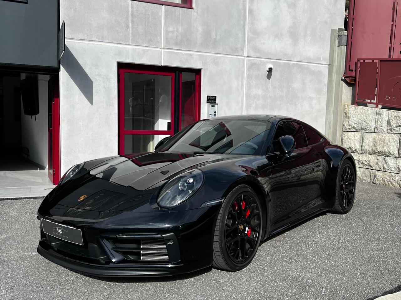 PORSCHE 911