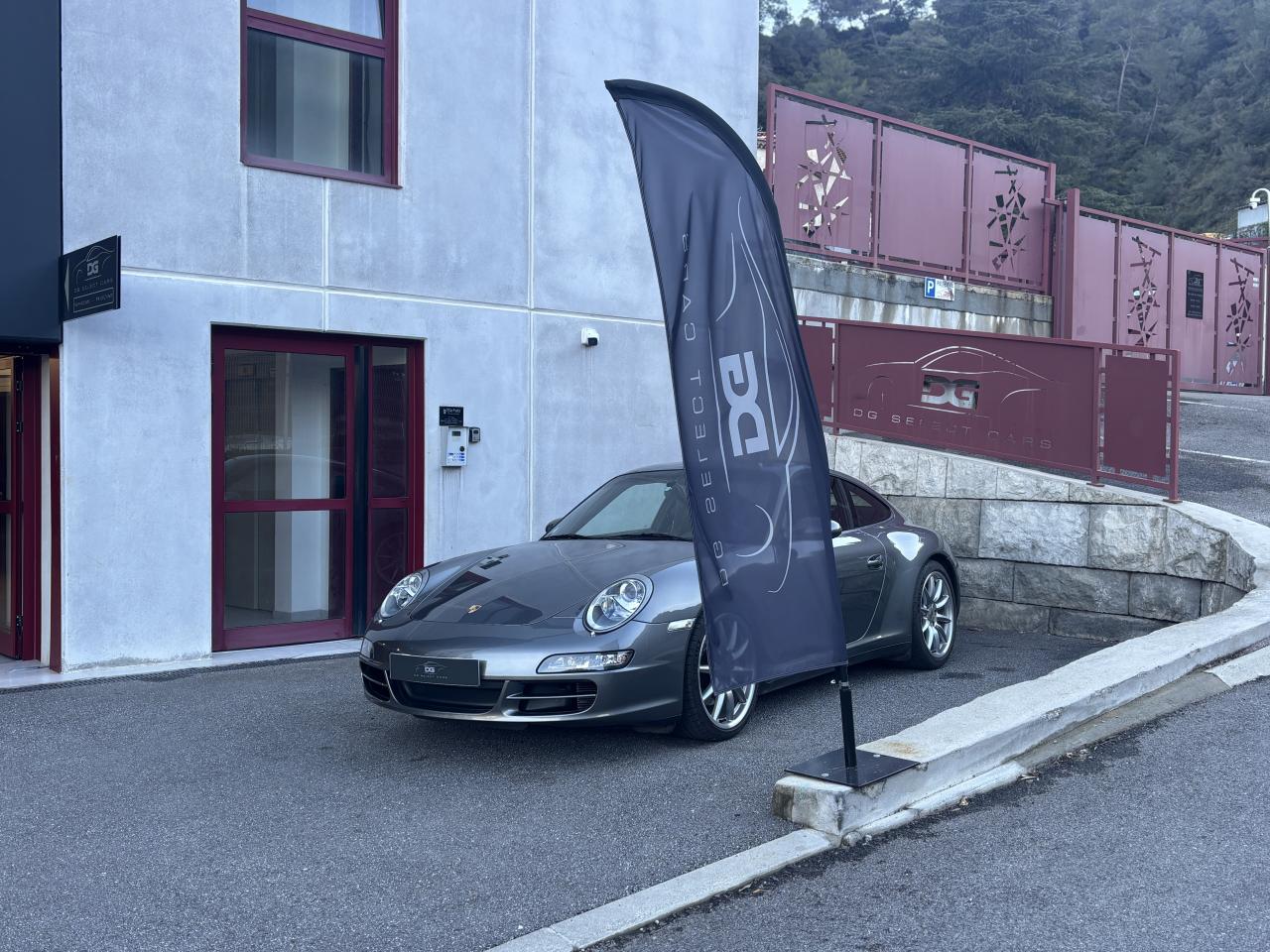 PORSCHE 911