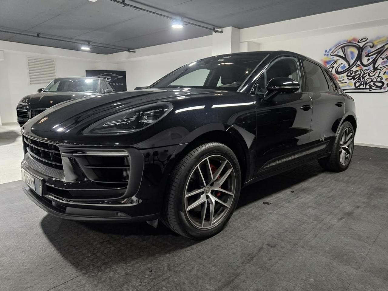 PORSCHE MACAN