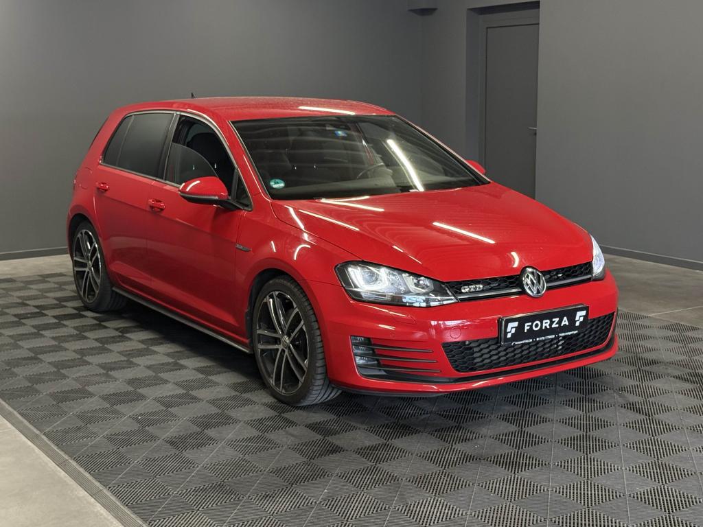 VOLKSWAGEN GOLF