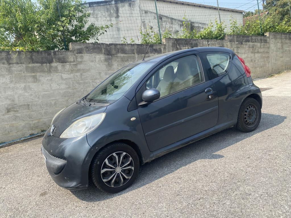 PEUGEOT 107