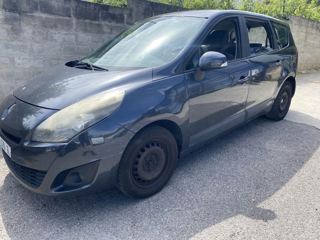 RENAULT SCENIC