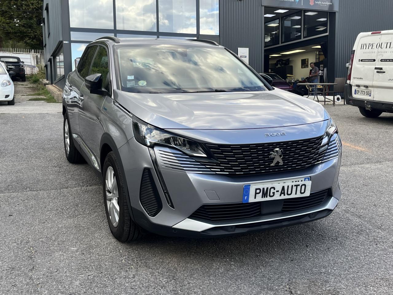 PEUGEOT 3008