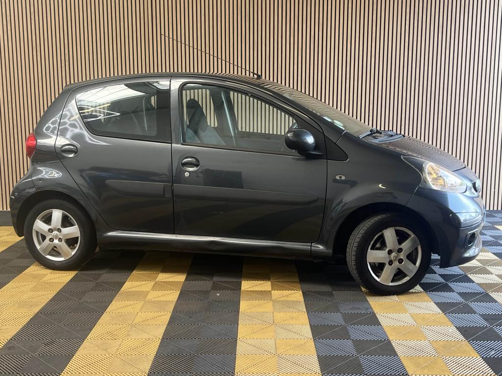 TOYOTA AYGO 1.0 Confort - MOTEUR A CHAINE - VITRE ÉLECTRIQUE - GARANTIE 3 MOIS