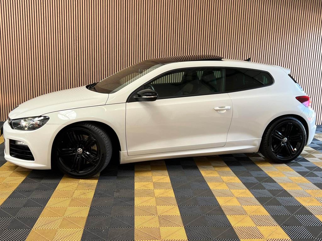 VOLKSWAGEN SCIROCCO R 265 - 2.0 16V TSI - BV DSG 6 -TOIT PANORAMIQUE - CUIR - D\'ORIGINE
