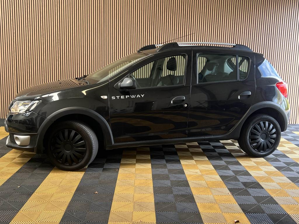 DACIA SANDERO 1.5 dCi 90 Stepway / EMBRAYAGE NEUF / COURROIE DISTRIBUTION OK