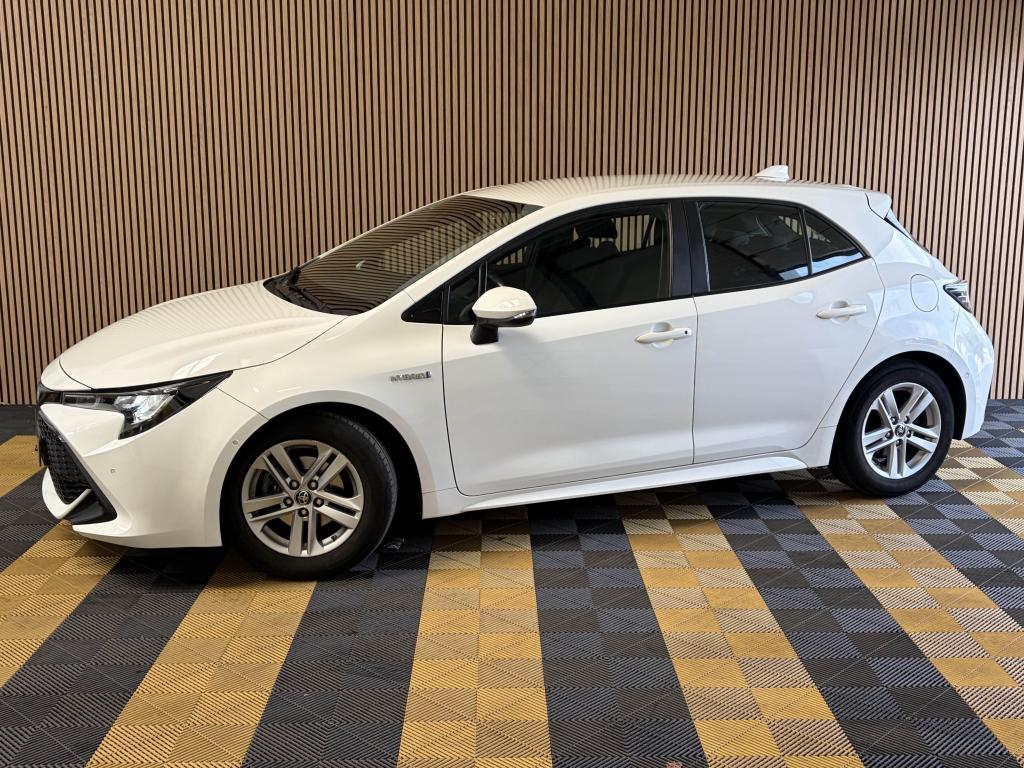 TOYOTA COROLLA Hybride 122 CVT 2021 BERLINE / SIEGE CHAUFFANT / GRAND ECRAN / CAMERA DE RECUL / ENTRETIEN A