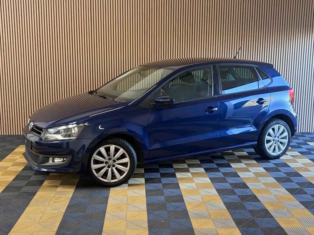 VOLKSWAGEN POLO