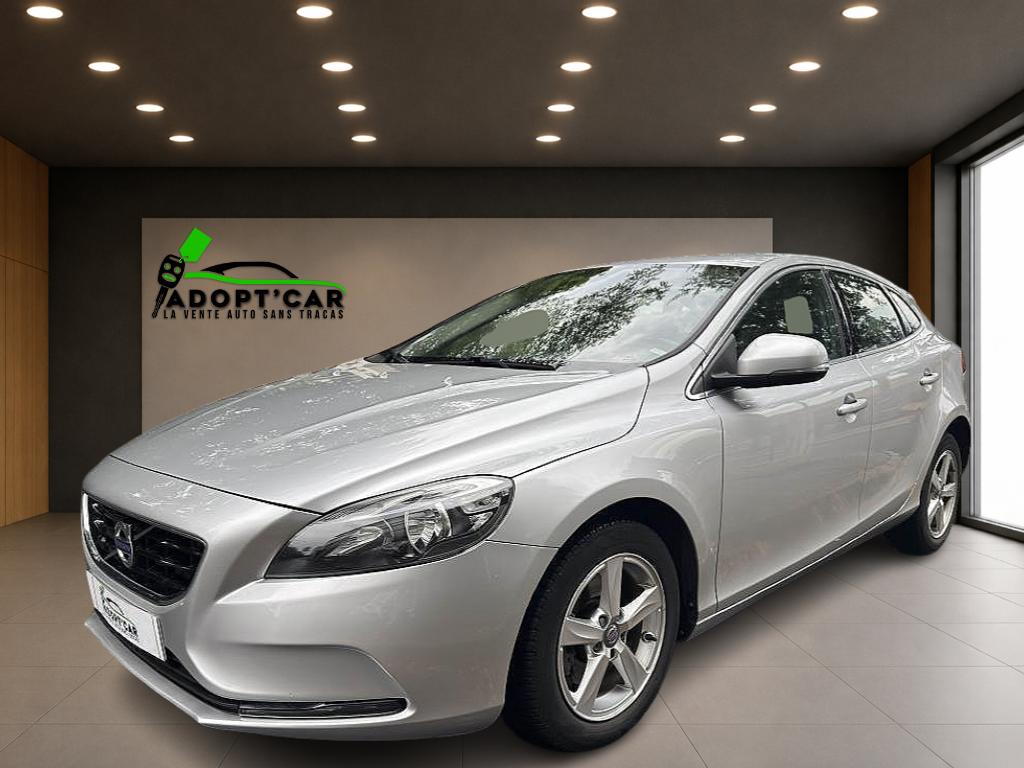 VOLVO V40 T2 - 122   BERLINE Momentum Business PHASE 2