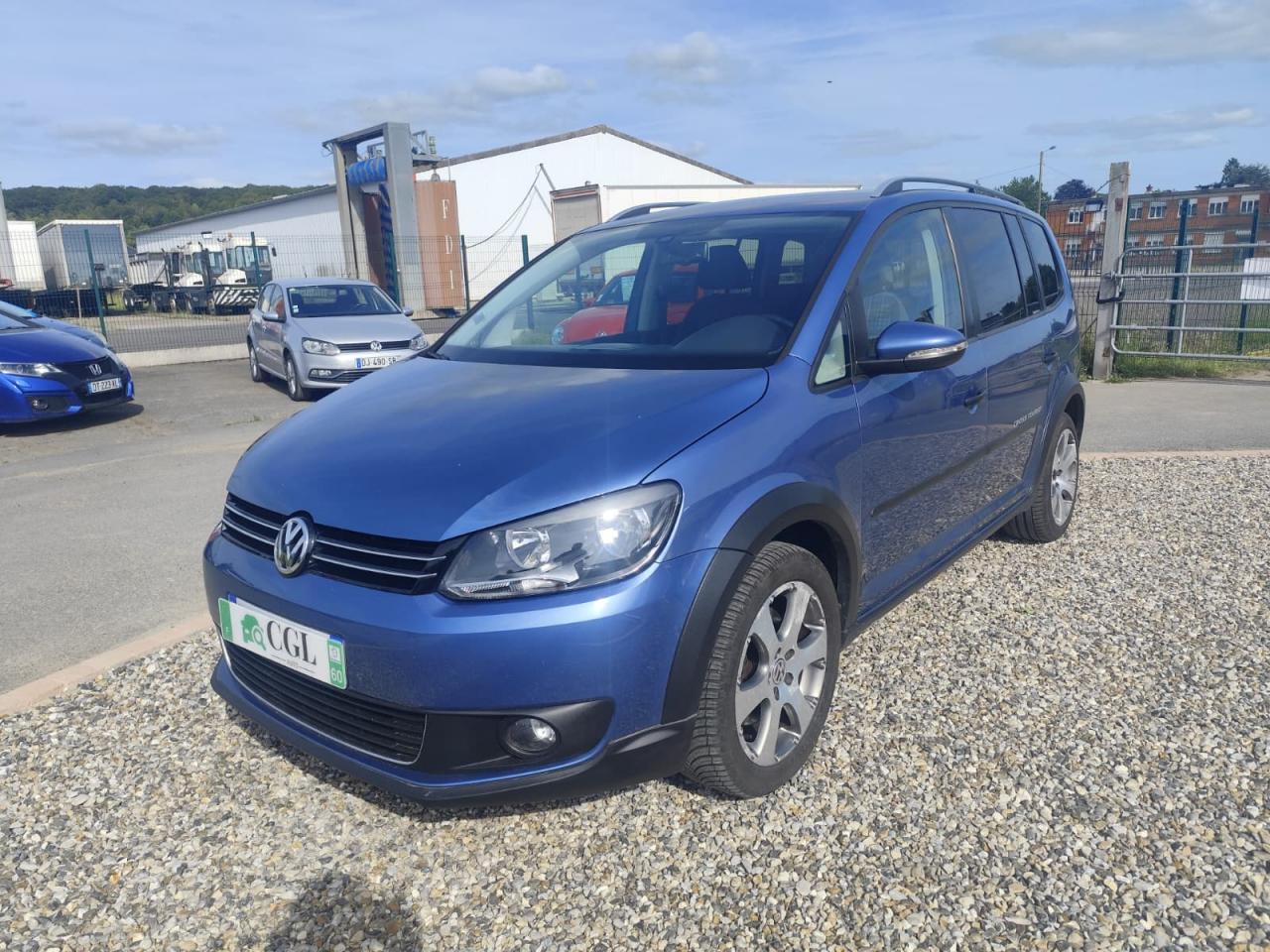 VOLKSWAGEN TOURAN