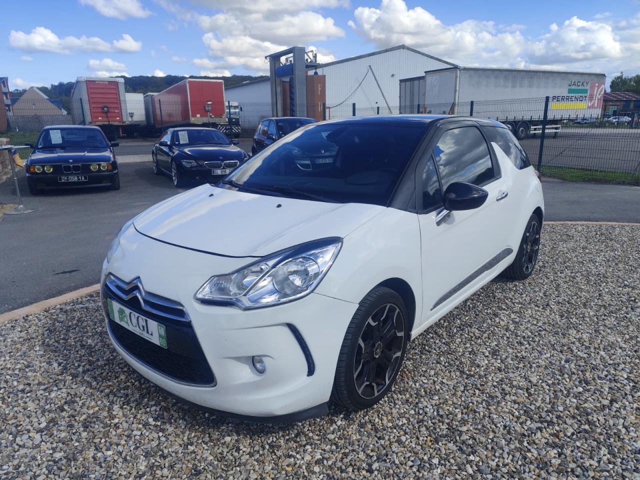 DS DS 3 1.6 e-HDi 90ch So Chic