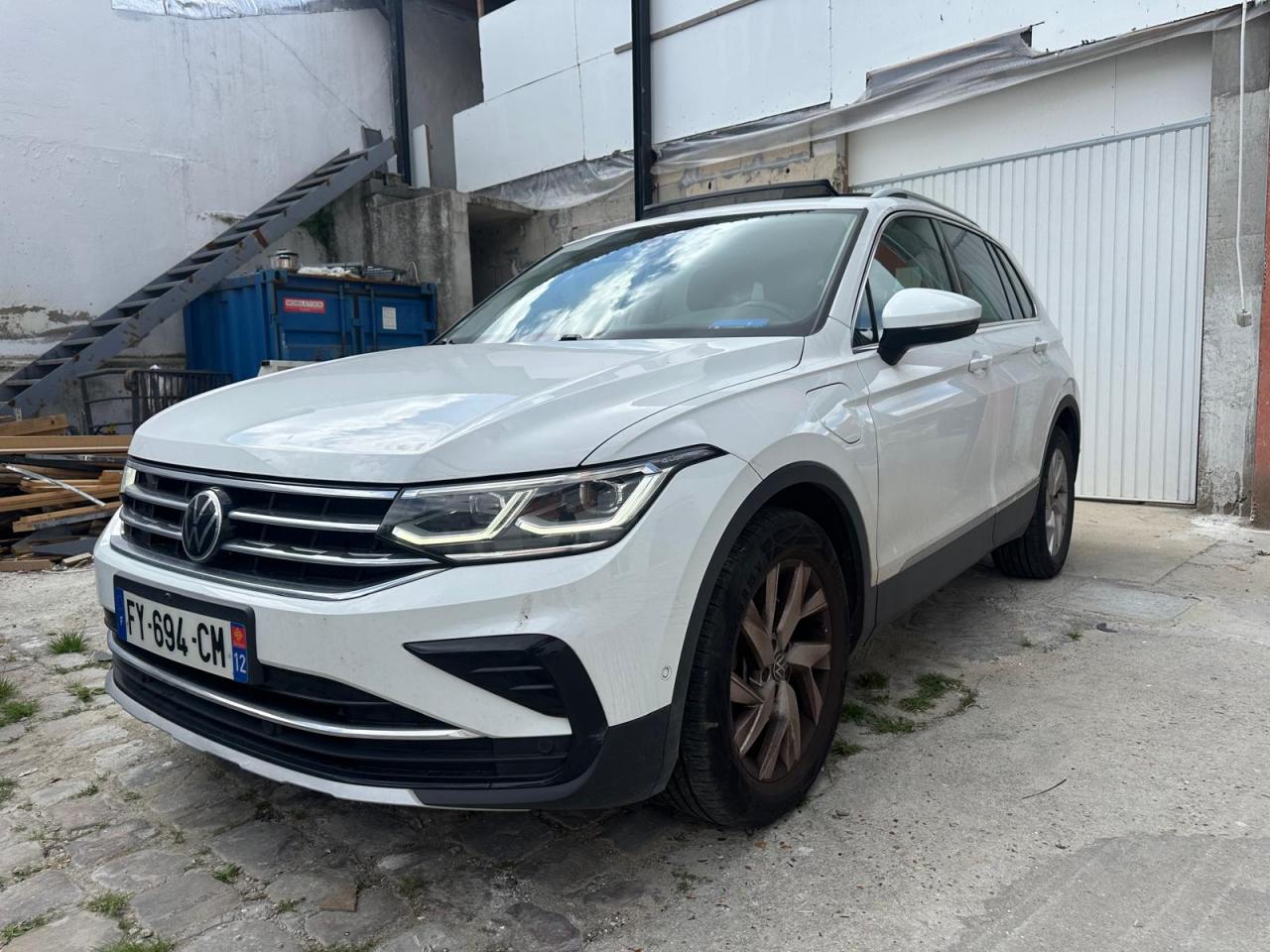 VOLKSWAGEN TIGUAN