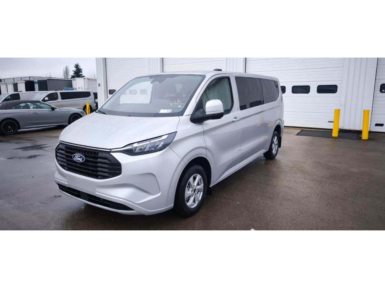 FORD TRANSIT CUSTOM KOMBI Transit Custom 2.5 Duratec - 232 - BV e-CVT PHEV TRANSIT CUSTOM COMBI II Kombi M1 340 L2H1 Limited