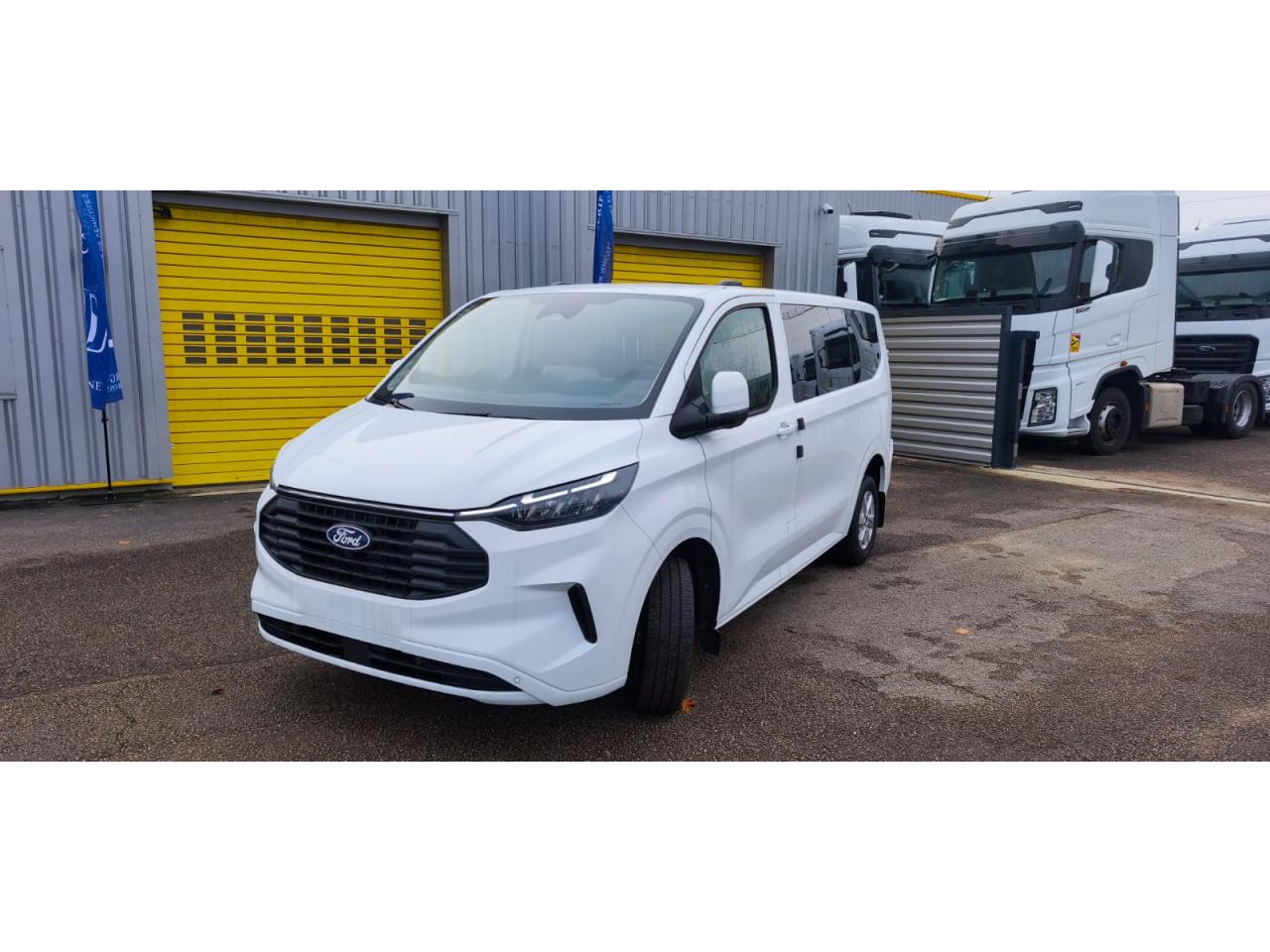 FORD TRANSIT CUSTOM KOMBI Kombi Custom 2.0 EcoBlue - 170 - BVA KOMBI CUSTOM 320 L1 Limited
