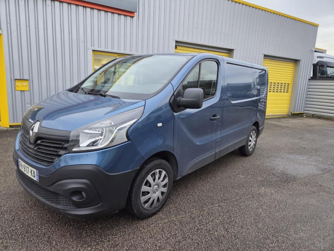 RENAULT TRAFIC