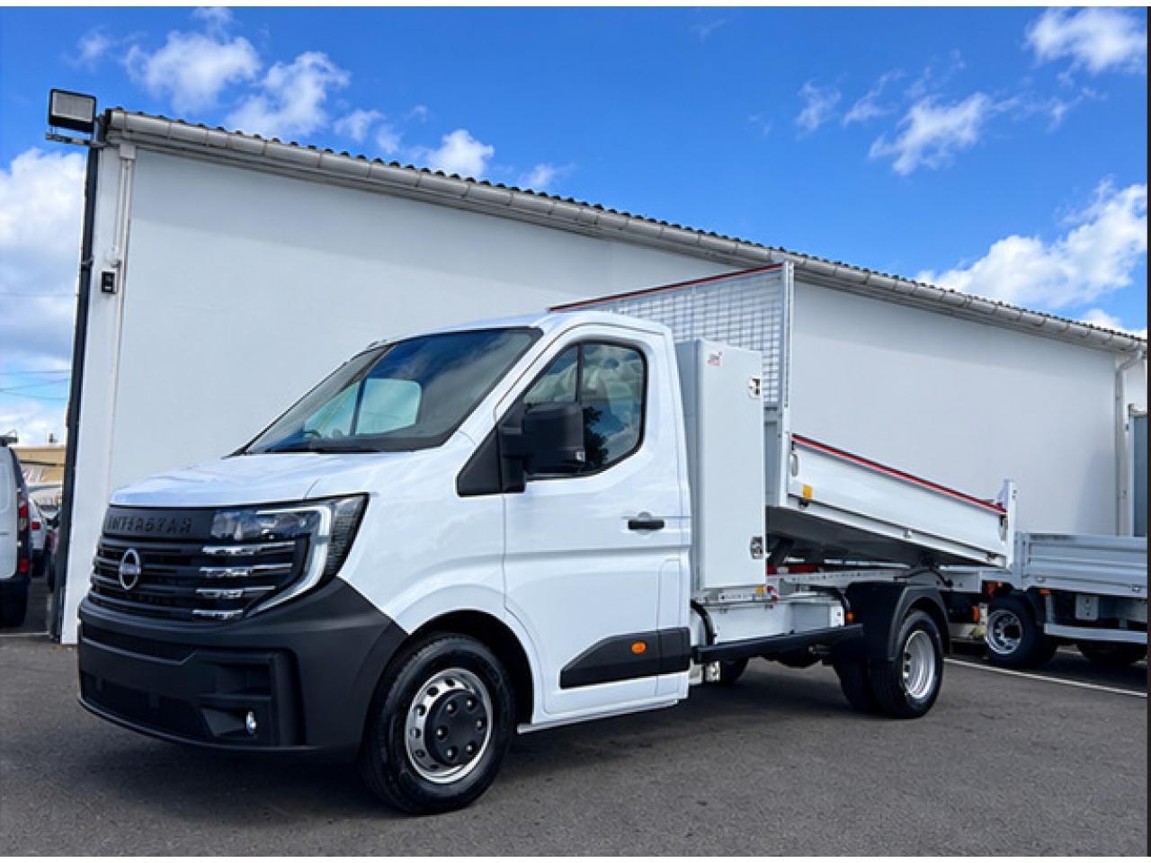 NISSAN INTERSTAR