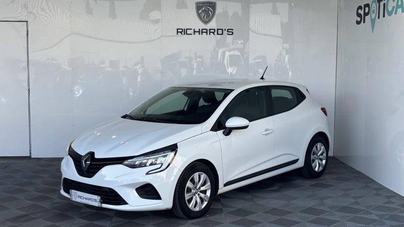 RENAULT CLIO (5)