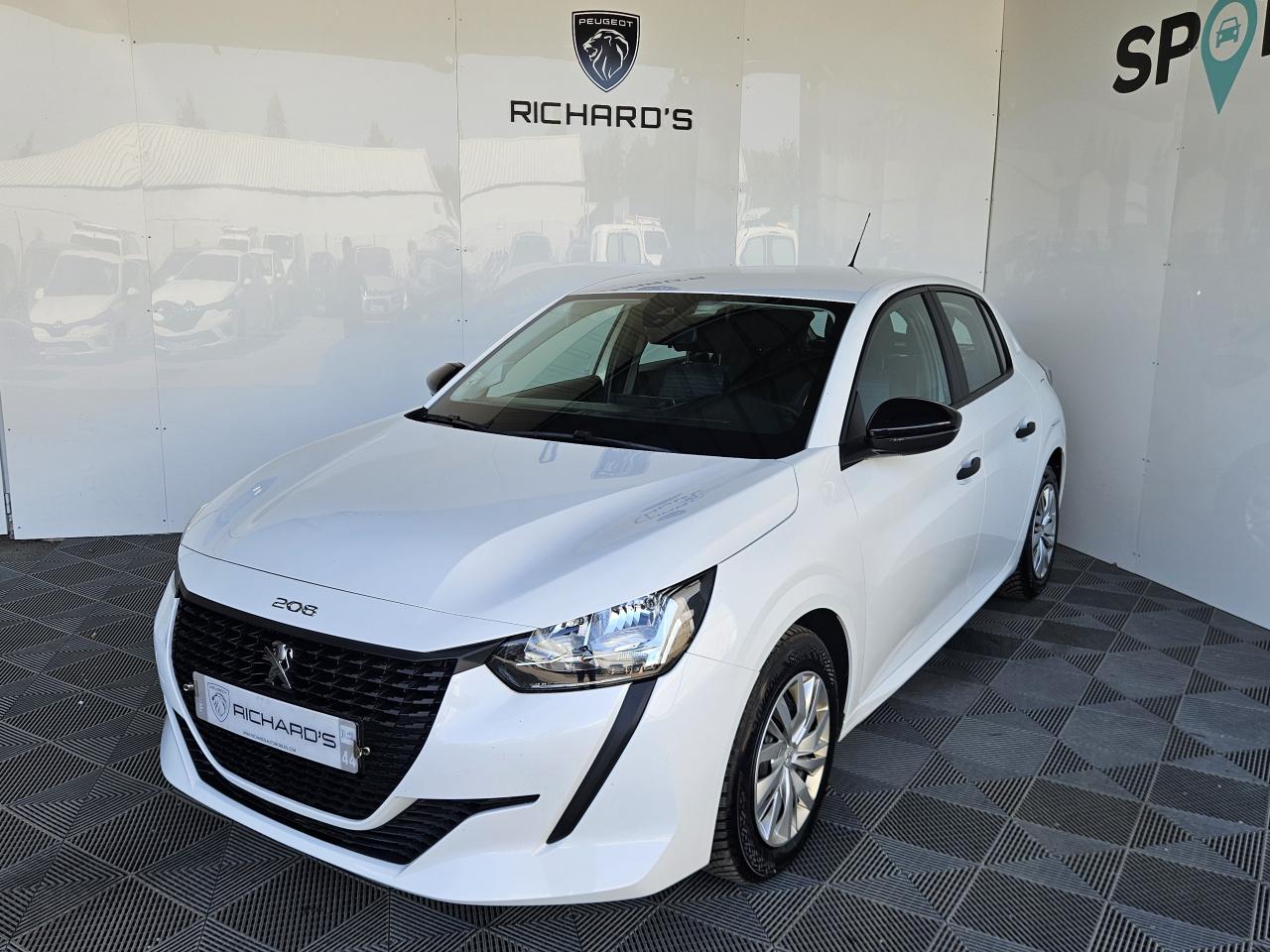 PEUGEOT 208