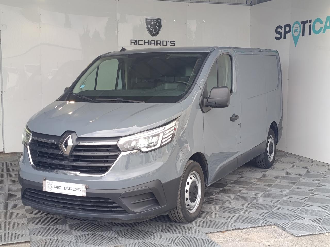 RENAULT TRAFIC