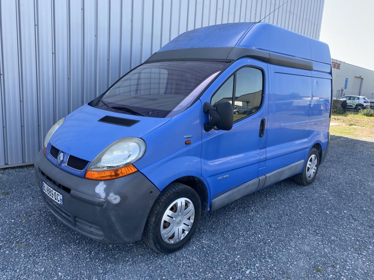 RENAULT TRAFIC