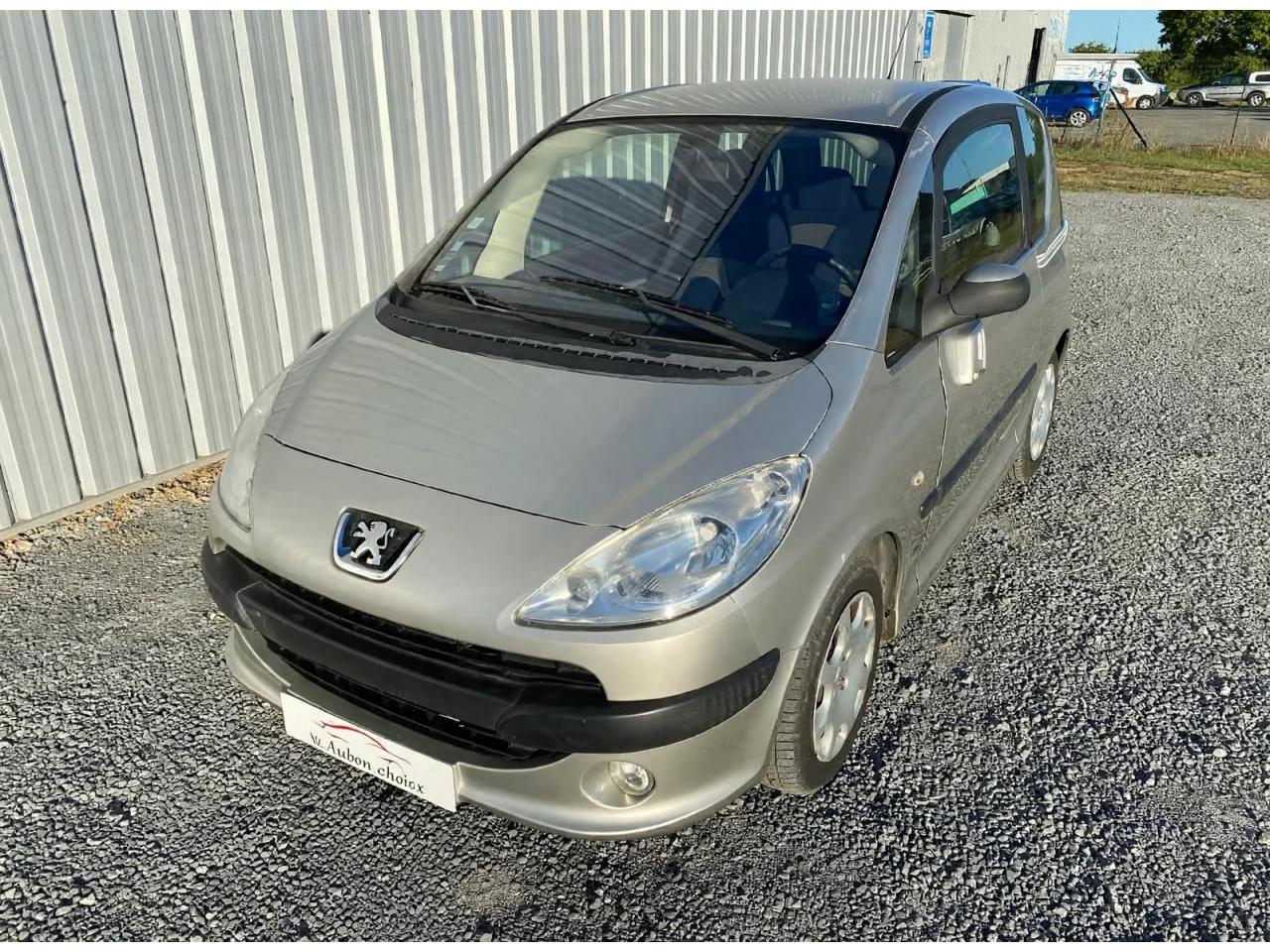PEUGEOT 1007