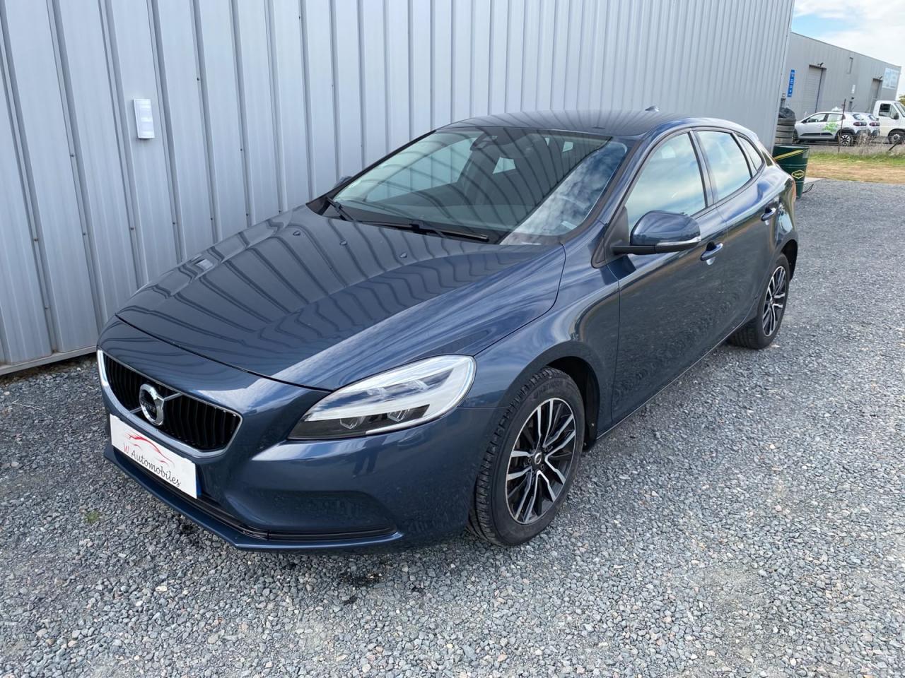 VOLVO V40 D2 120 BVA Momentum