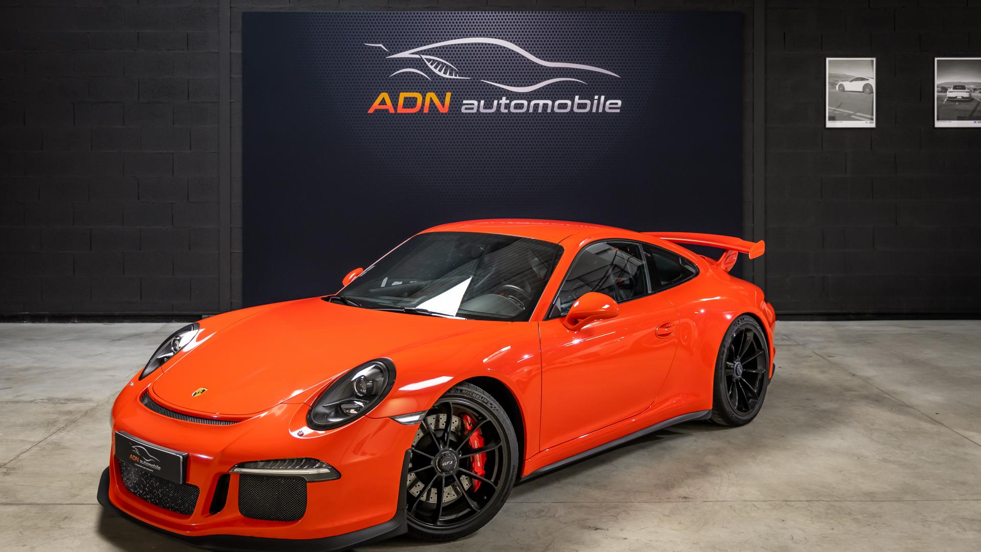 PORSCHE 911
