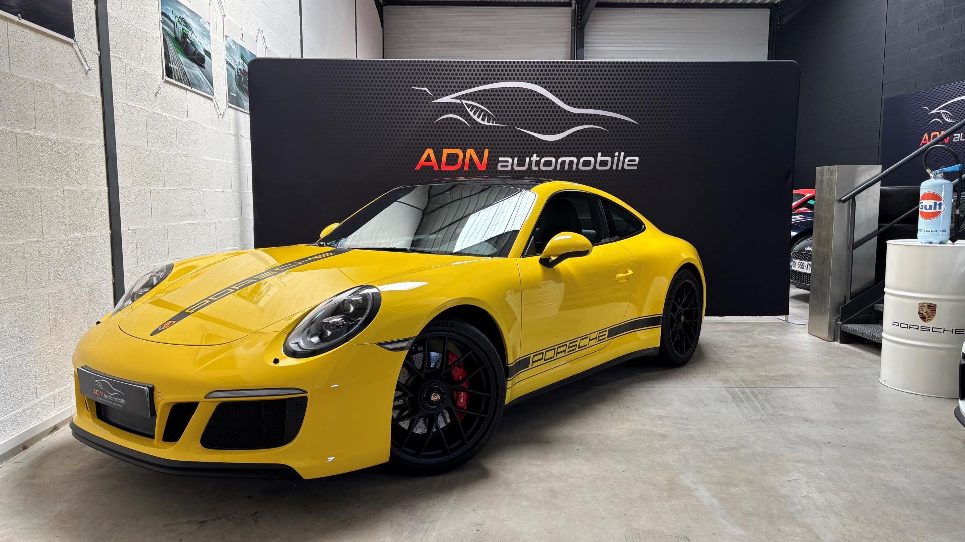 PORSCHE 911