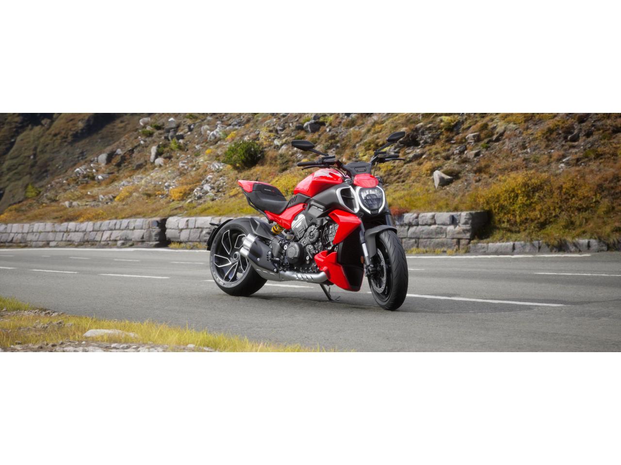 DUCATI DIAVEL V4