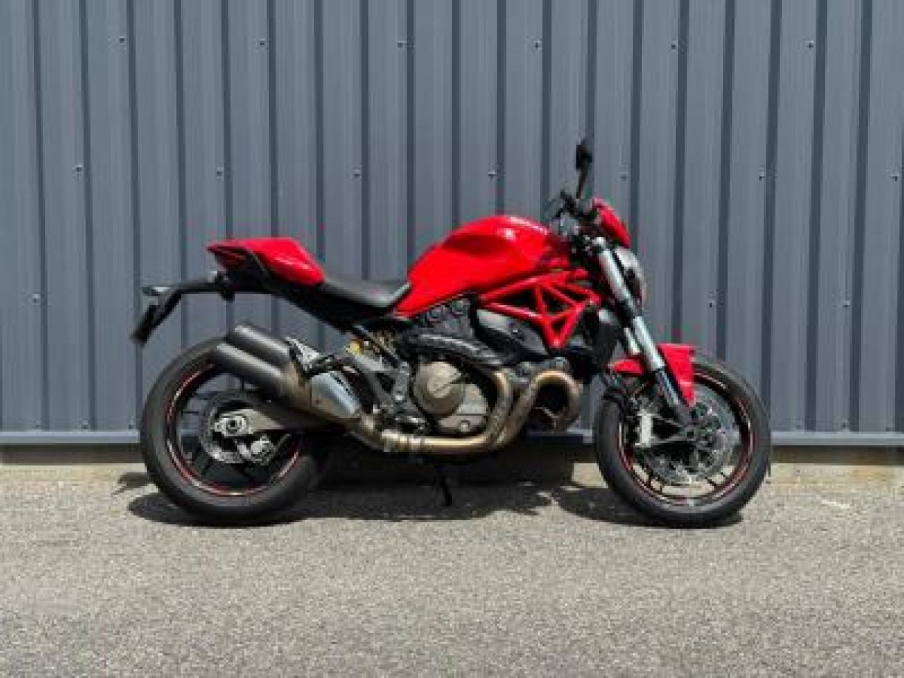 DUCATI MONSTER 821