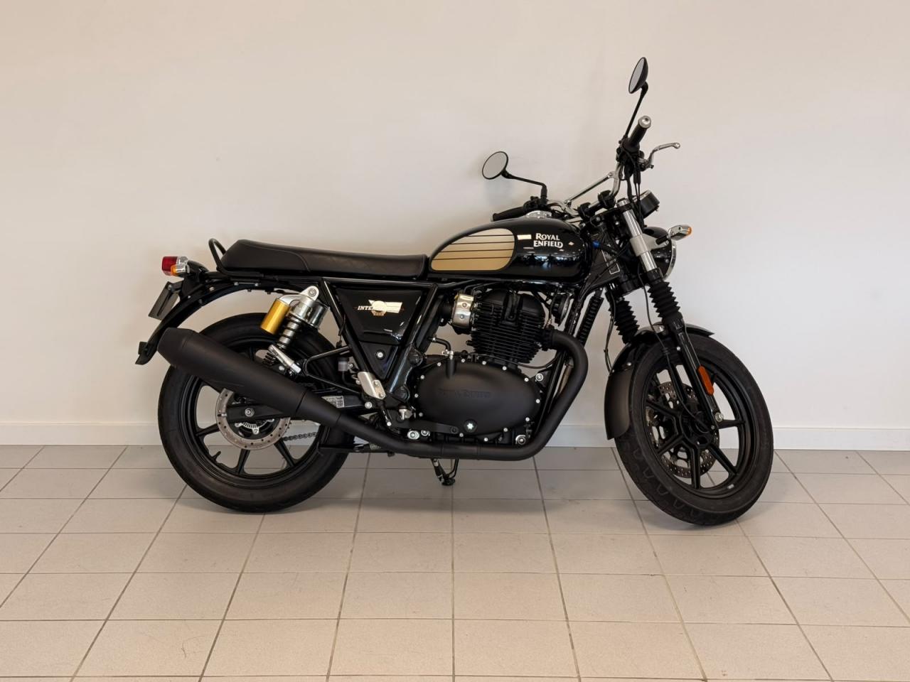 ROYAL ENFIELD INTERCEPTOR