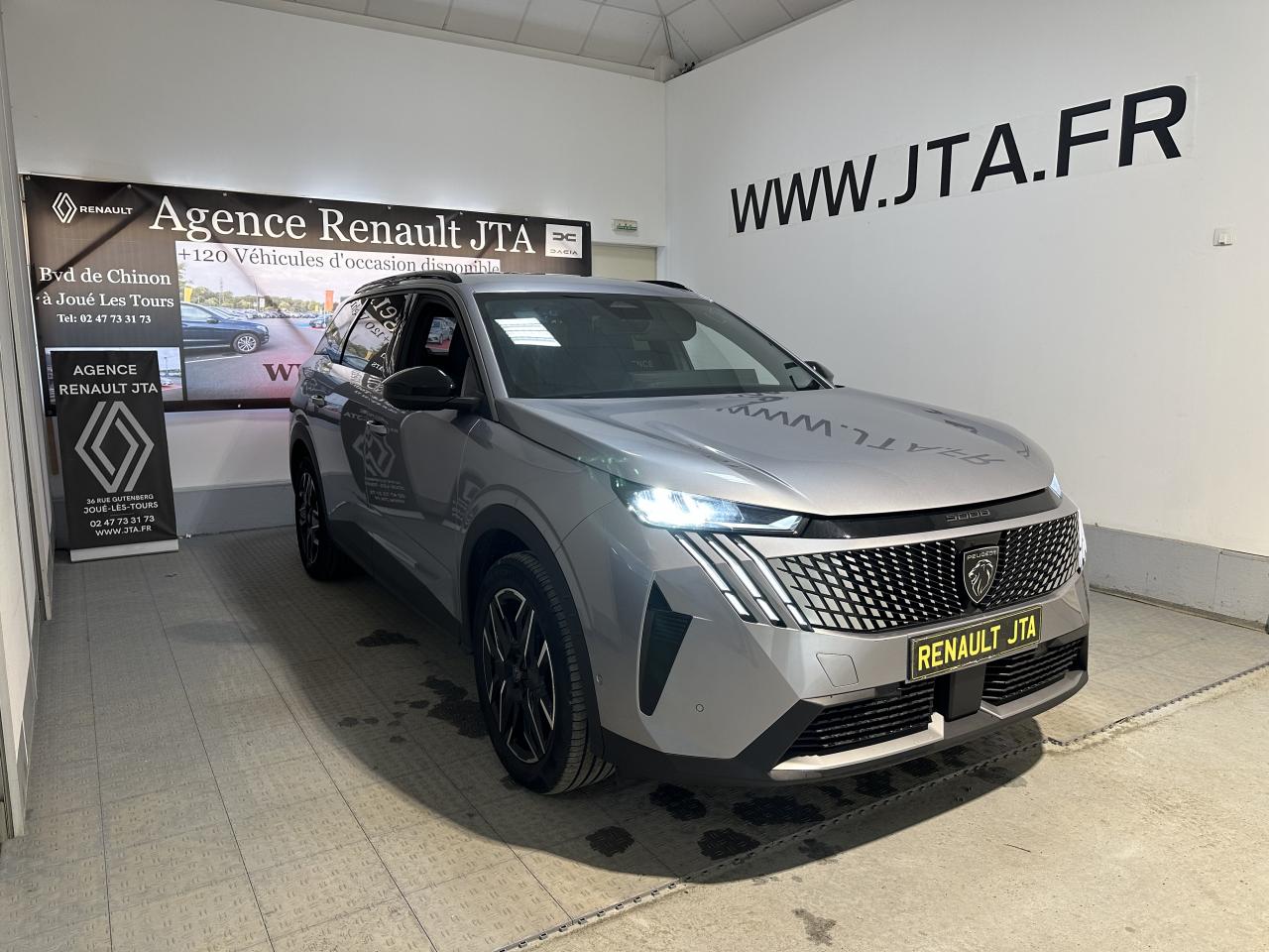 PEUGEOT 5008
