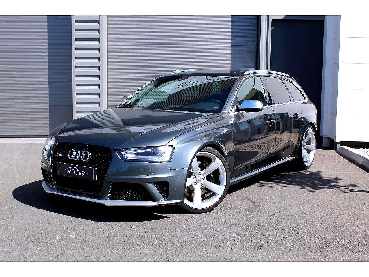 AUDI RS4 AVANT Quattro 4.2 V8 FSI - 450