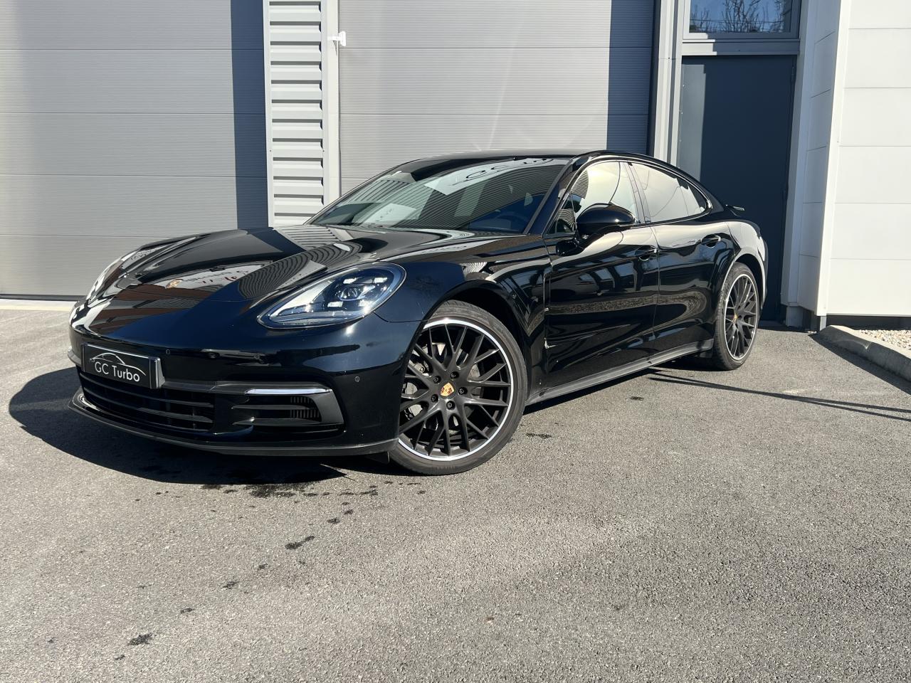 PORSCHE PANAMERA