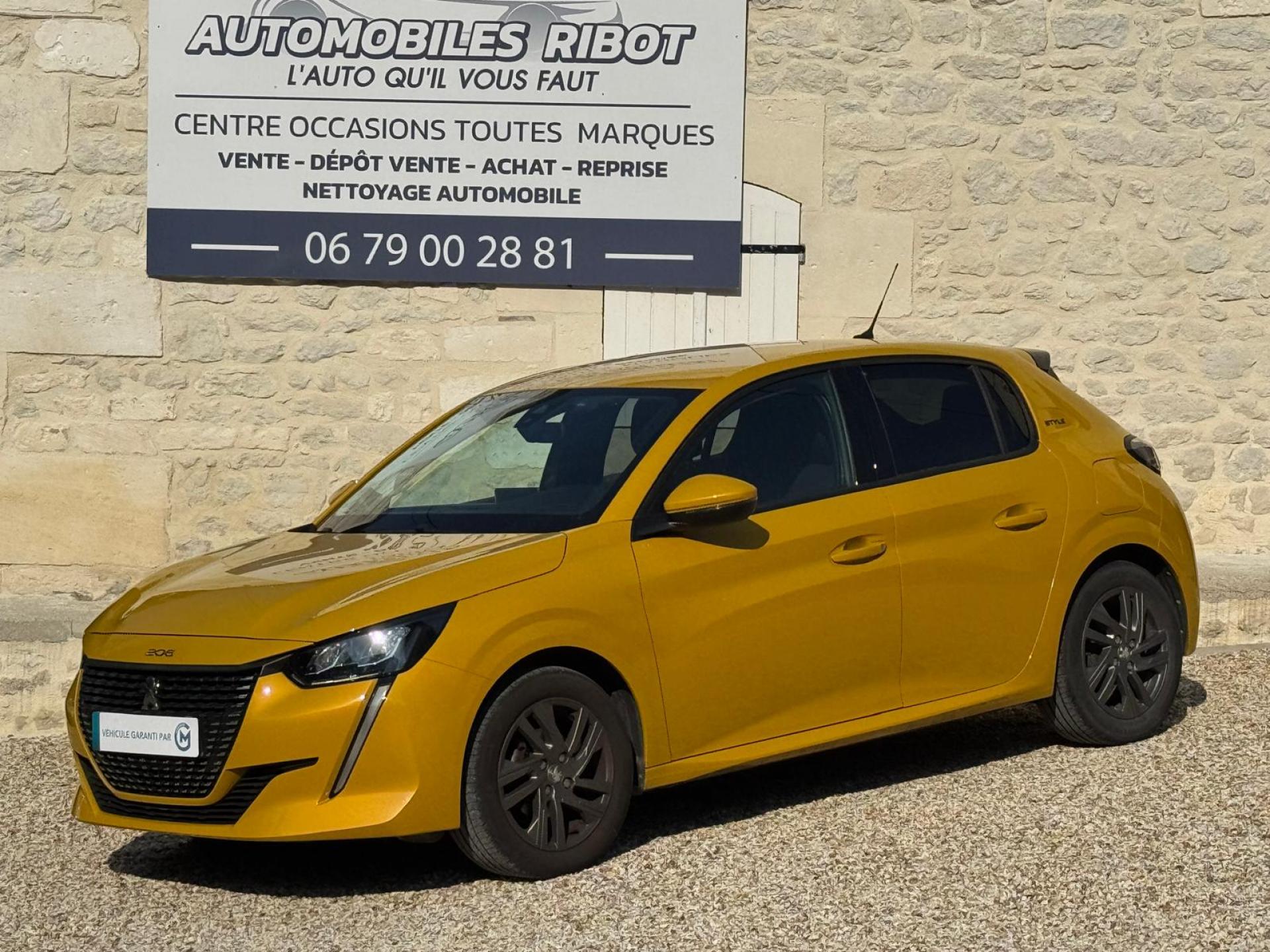 PEUGEOT 208