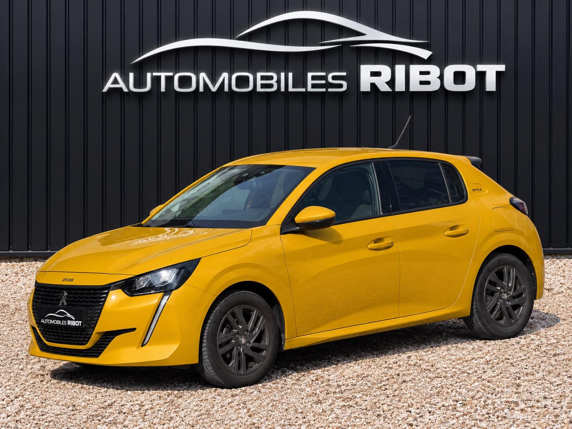 PEUGEOT 208