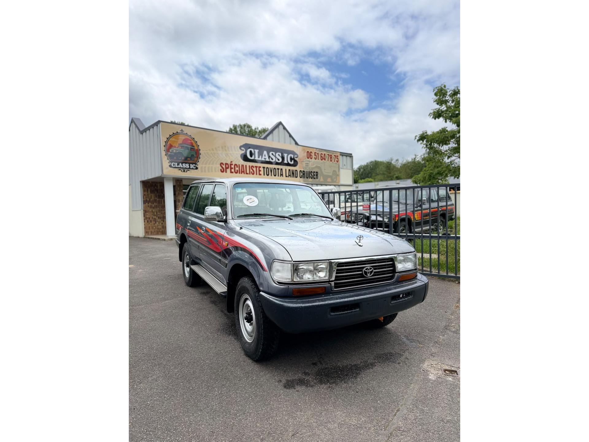 TOYOTA LAND CRUISER