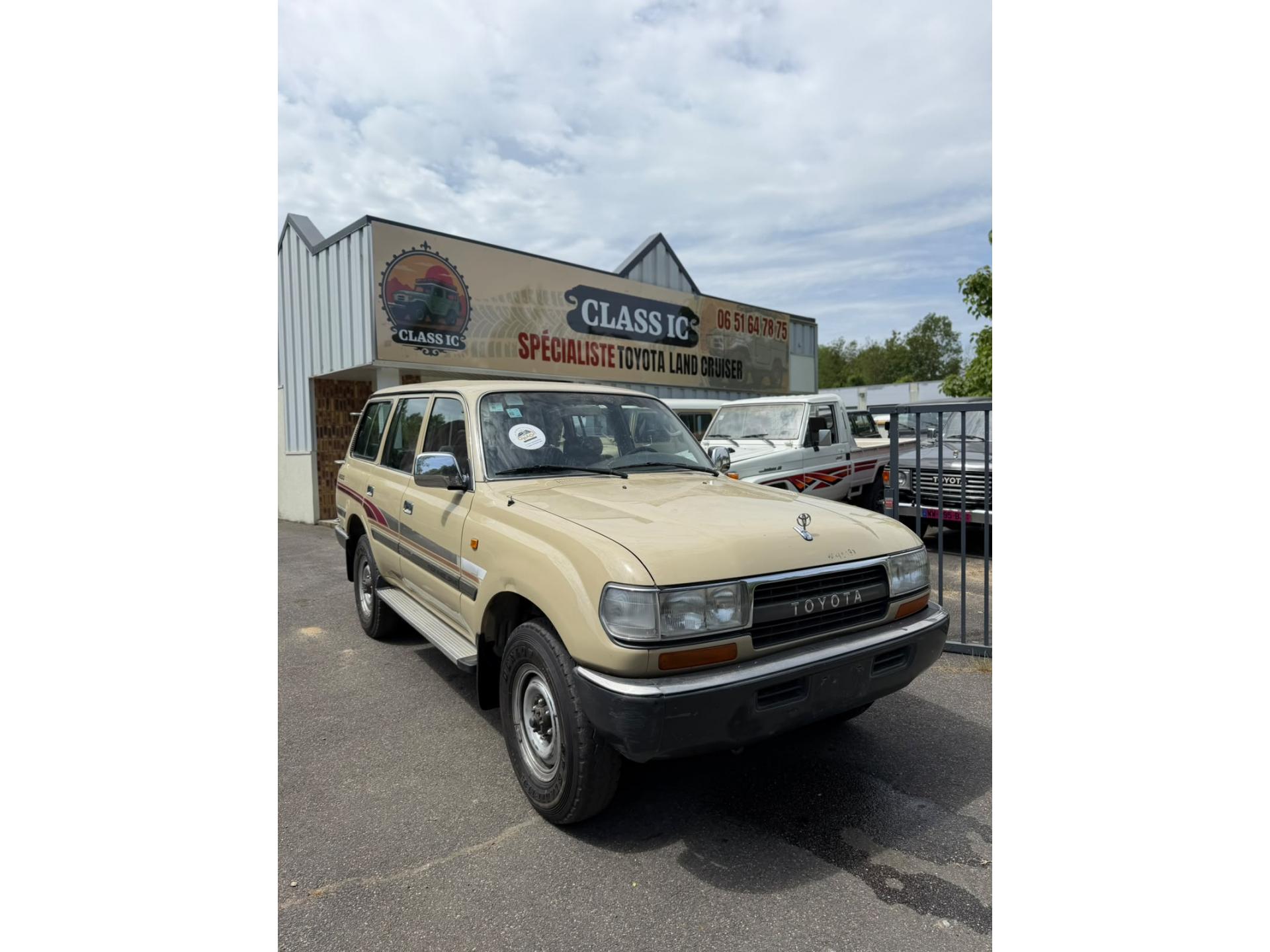 TOYOTA LAND CRUISER
