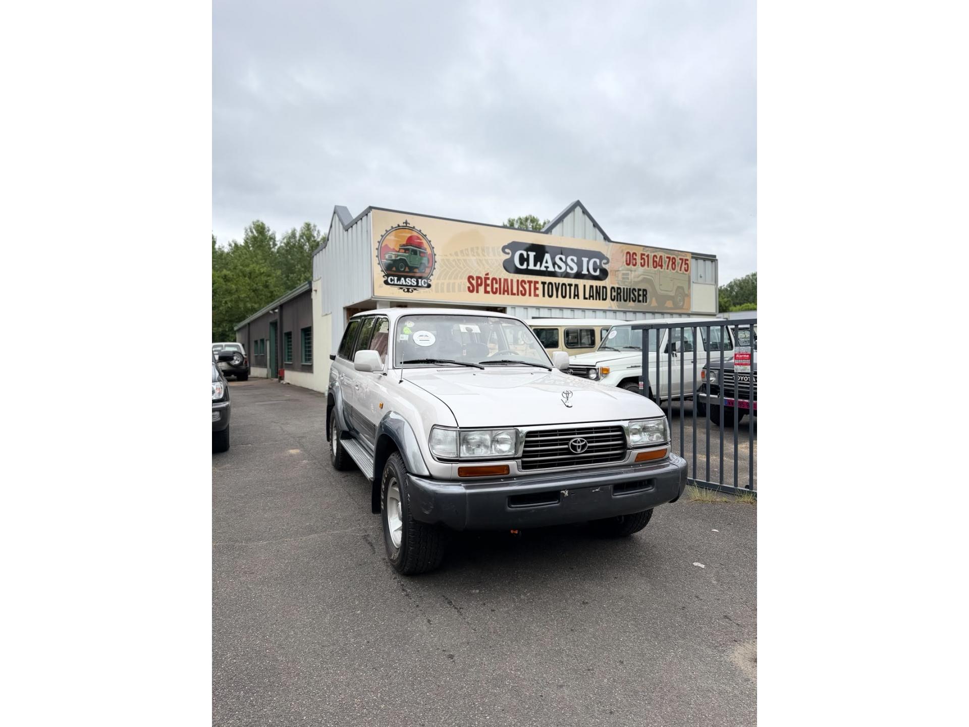 TOYOTA LAND CRUISER