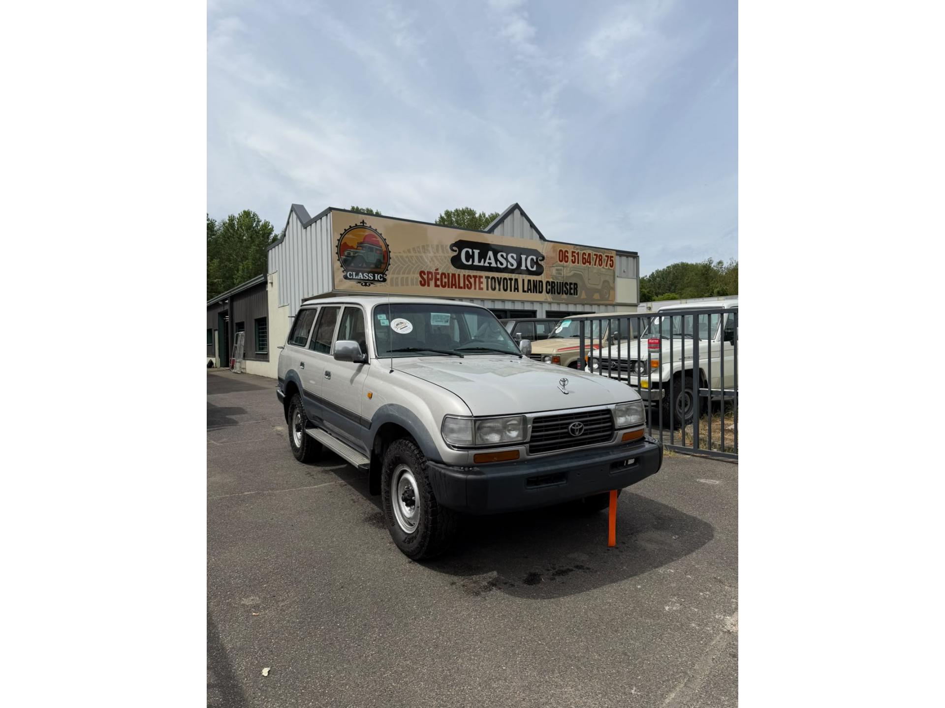 TOYOTA LAND CRUISER