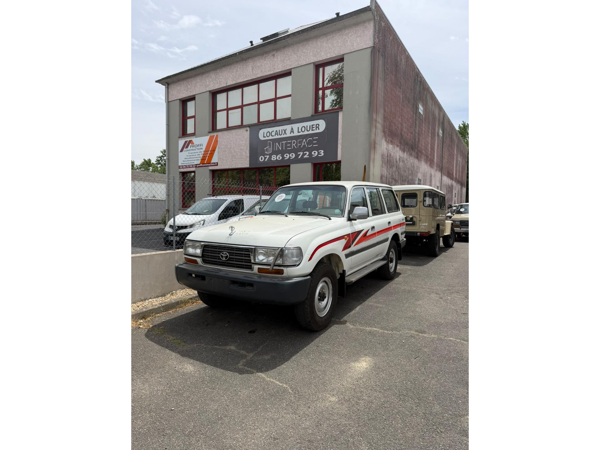 TOYOTA LAND CRUISER