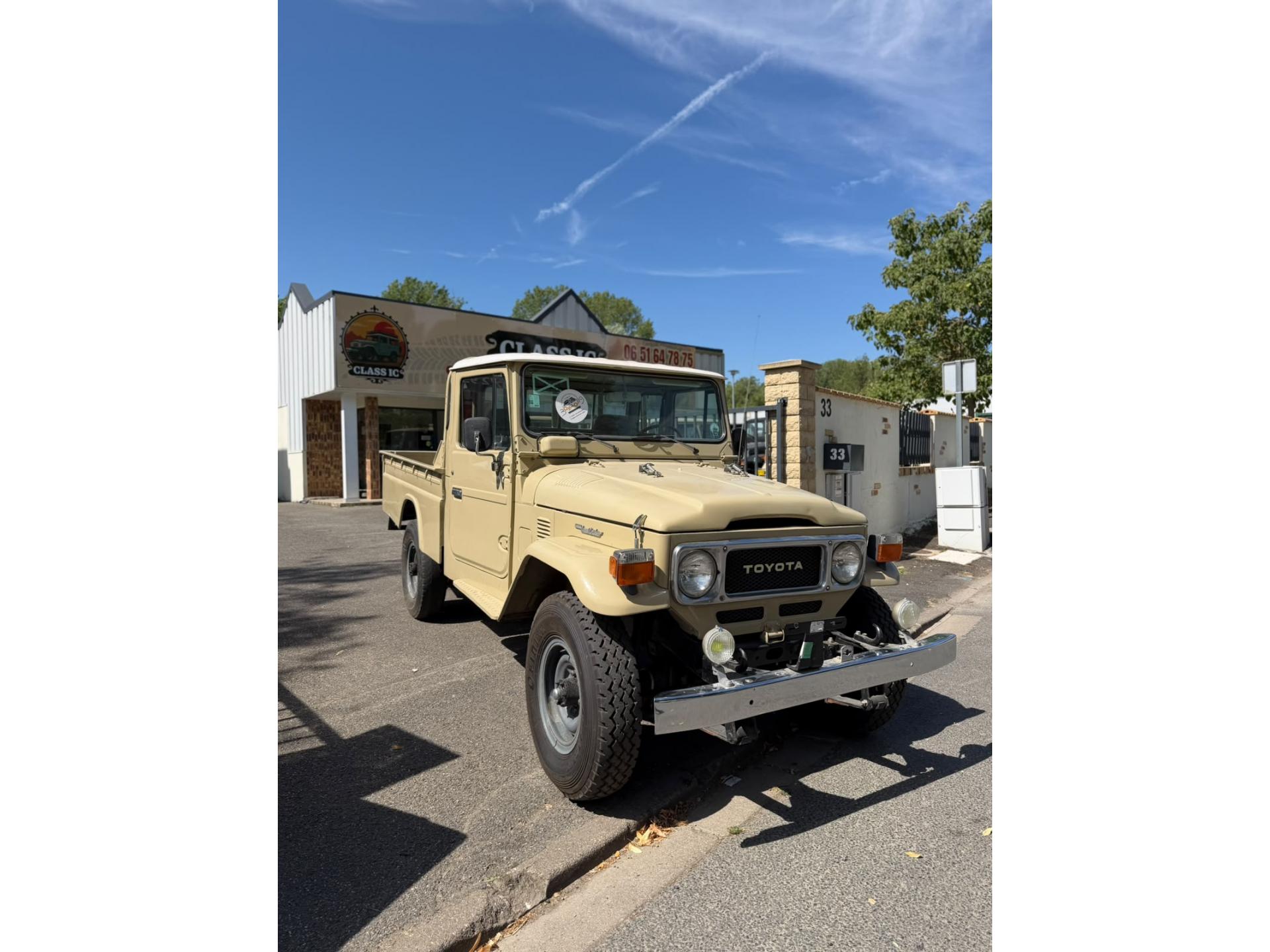 TOYOTA LAND CRUISER