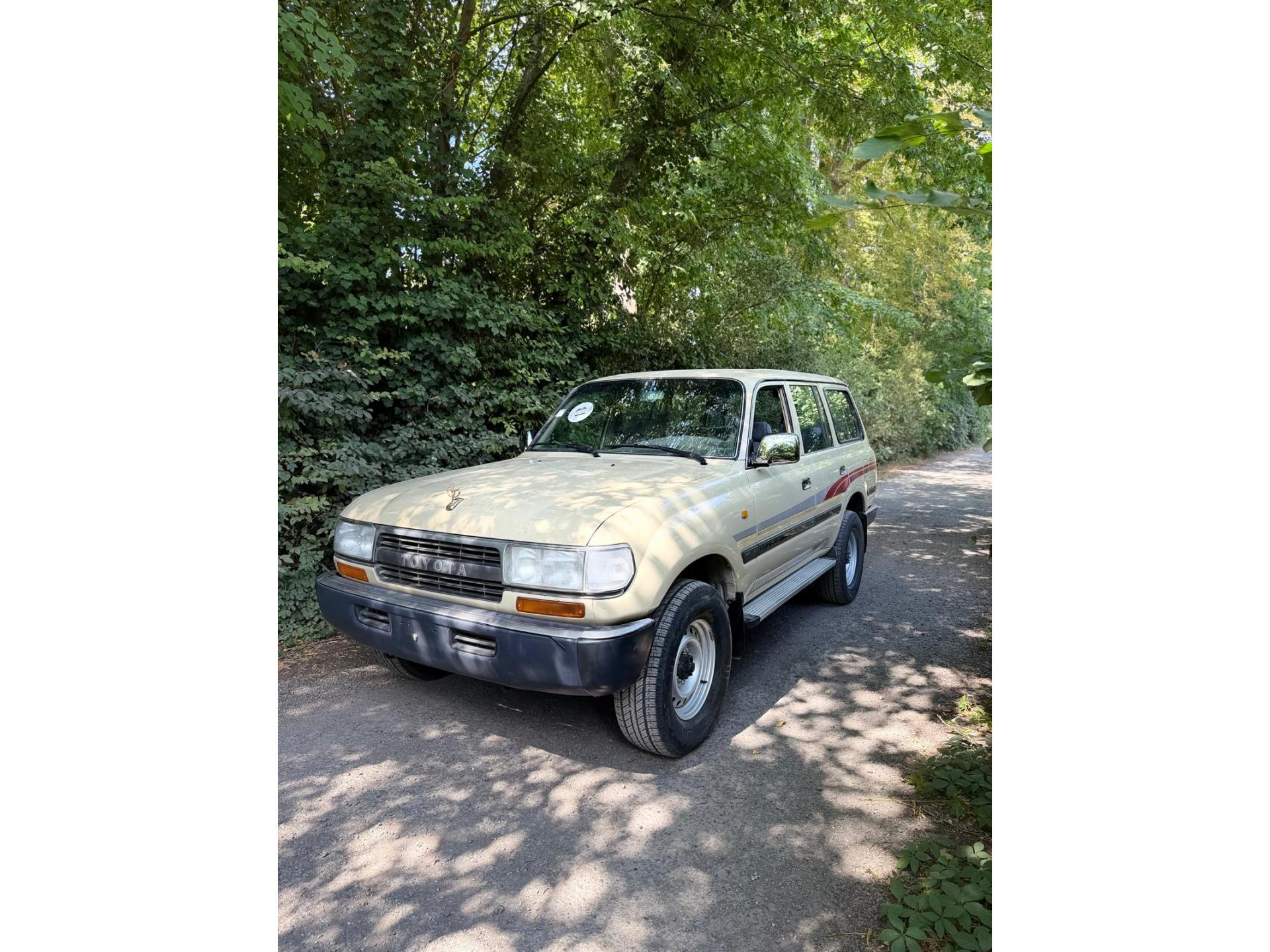 TOYOTA LAND CRUISER